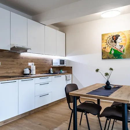 아파트 Besen 201 & 208 Bešeňová