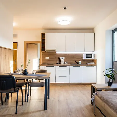 Besen 201 & 208 * Bešeňová